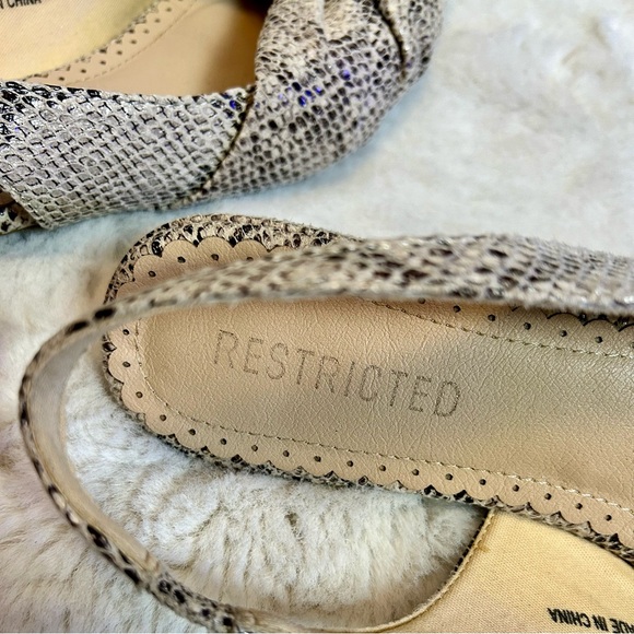 Cream & Black Snakeskin Pointed Toe Slingback Flat - Picture 9 of 9